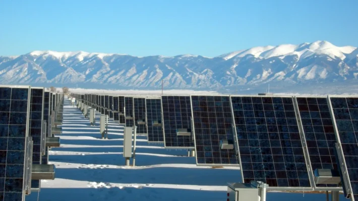 脱炭素社会実現に向けて注目される太陽光パネル｜その発電量は？